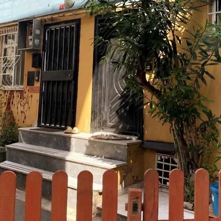 3 Floor House On Historic Peninsula