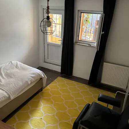 3 Floor House On Historic Peninsula *